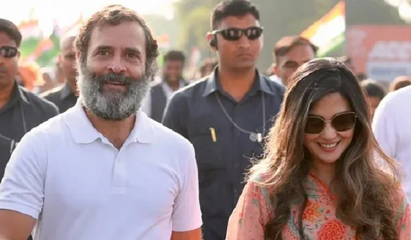Rahul Gandhi की भारत जोड़ो यात्रा में शामिल हुईं अभिनेत्री रिया सेन, साथ पदयात्रा की